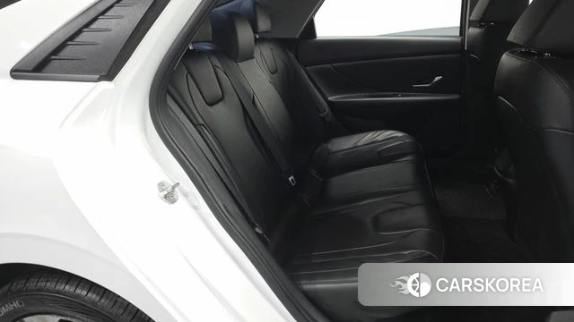 Hyundai Avante Hybrid (CN7) 2022 Белый из Кореи, фото 2