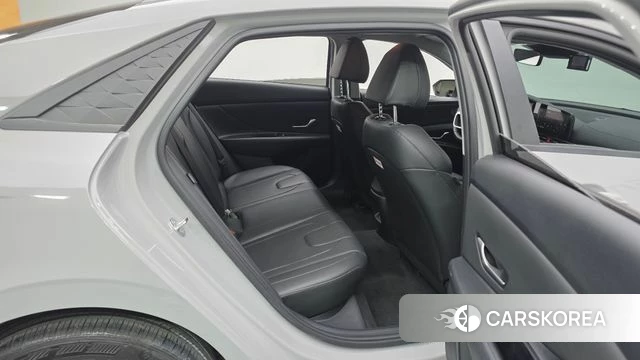 Hyundai The New Avante (CN7) 2024 Серебристо-серый из Кореи, фото 2