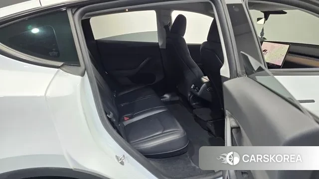 Tesla Model Y 2023 Белый из Кореи, фото 2