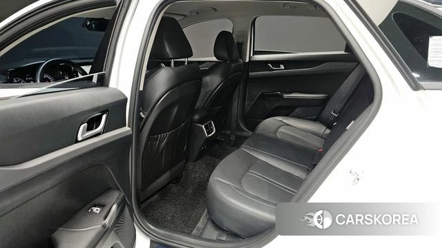 Kia K5 3rd generation 2023 Белый из Кореи, фото 2