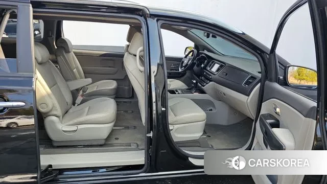 Kia All New Carnival 2018 Черный из Кореи, фото 2