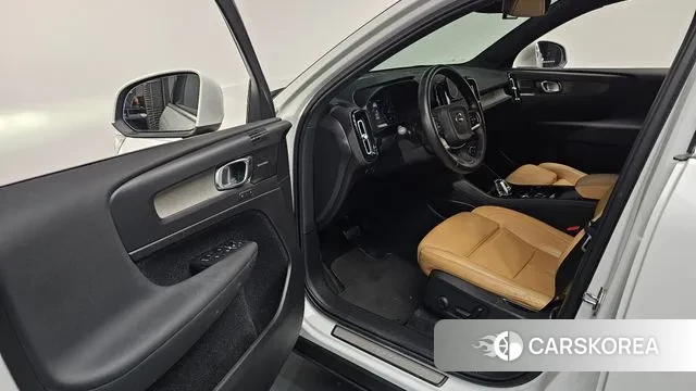 Volvo XC40 2020 Белый из Кореи, фото 2