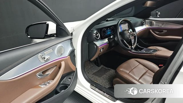 Mercedes-Benz E-Class W213 2021 Белый из Кореи, фото 2