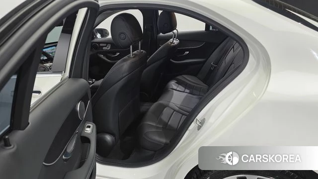 Mercedes-Benz C-Class W205 2021 Белый из Кореи, фото 2