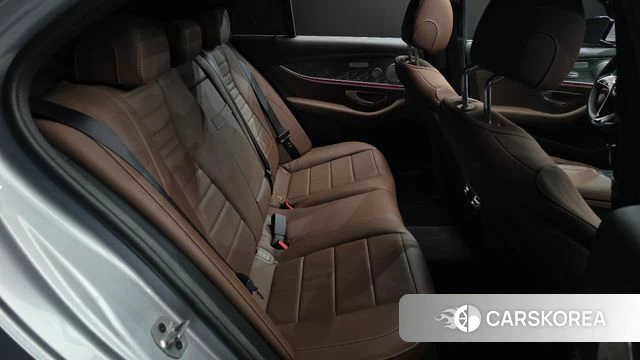 Mercedes-Benz E-Class W213 2023 Серебряный из Кореи, фото 2