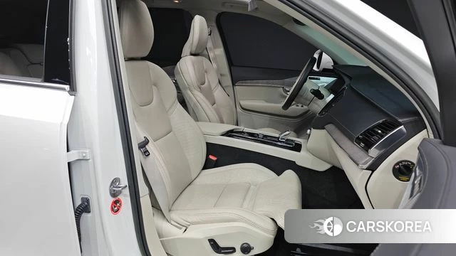 Volvo XC90 second Generation 2023 Белый из Кореи, фото 2