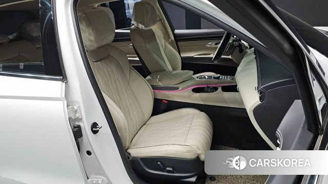Genesis GV70 2023 Белый из Кореи, фото 2