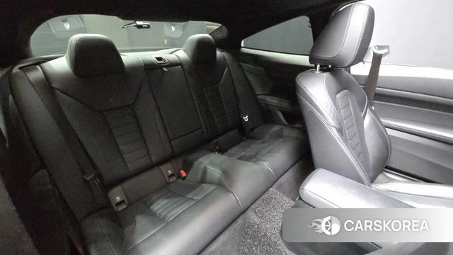 BMW 4 Series (G22) 2023 Черный из Кореи, фото 2