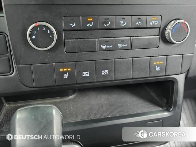 Hyundai Staria 2021 Серебристо-серый из Кореи, фото 2