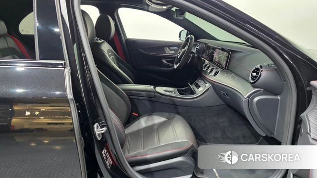 Mercedes-Benz E-Class W213 2022 Черный из Кореи, фото 2