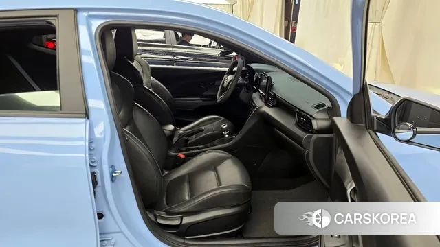 Hyundai Veloster (JS) 2018 Светло-серебряный цвет из Кореи, фото 2