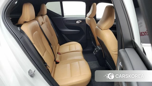 Volvo XC40 2021 Белый из Кореи, фото 2