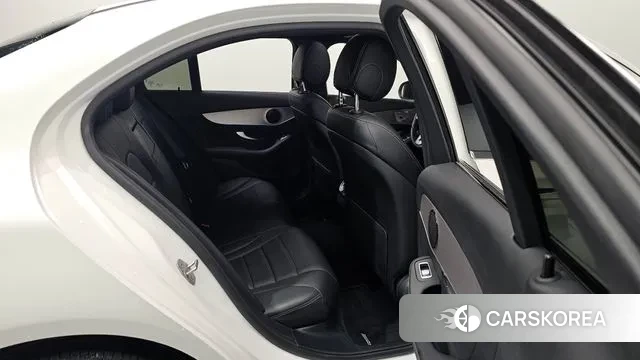 Mercedes-Benz C-Class W205 2021 Белый из Кореи, фото 2