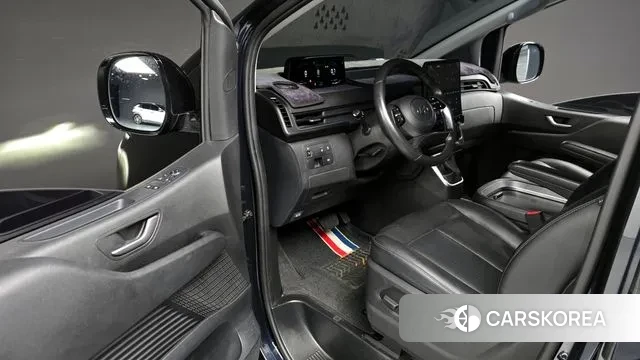 Hyundai Staria 2022 Черный из Кореи, фото 2