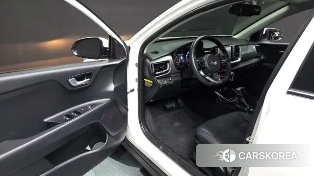 Kia Stonic 2020 Белый из Кореи, фото 2