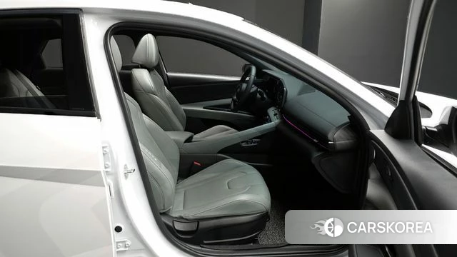 Hyundai The New Avante (CN7) 2023 Белый из Кореи, фото 2