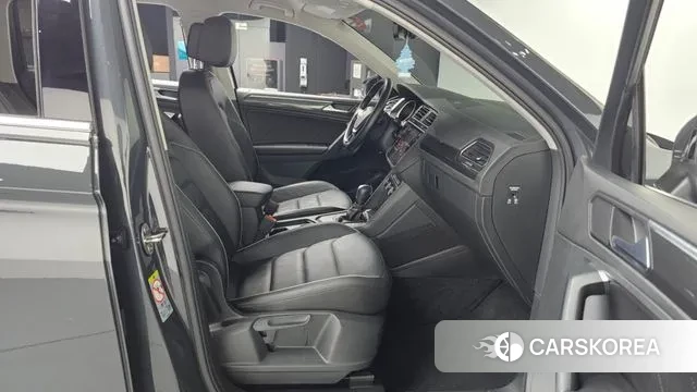 Volkswagen Tiguan second Generation 2020 Серый из Кореи, фото 2