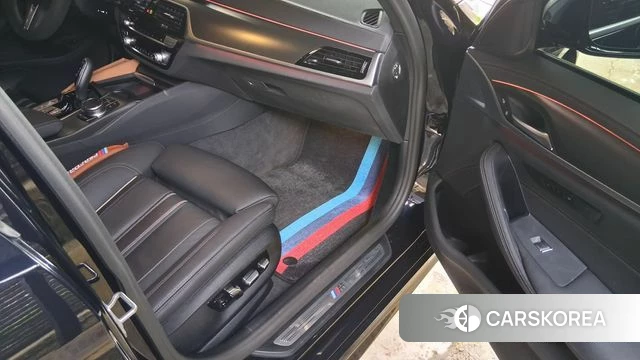 BMW 5 Series (G30) 2022 Черный из Кореи, фото 2