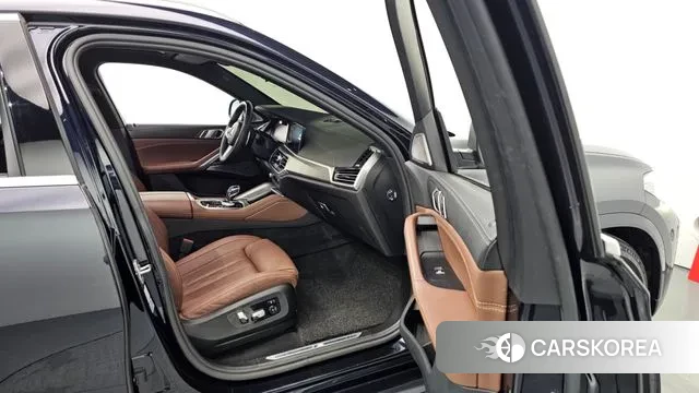 BMW X6 (G06) 2021 Черный из Кореи, фото 2