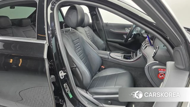 Mercedes-Benz E-Class W213 2021 Черный из Кореи, фото 2
