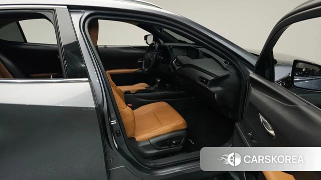 Lexus UX250h 2019 Серый из Кореи, фото 2