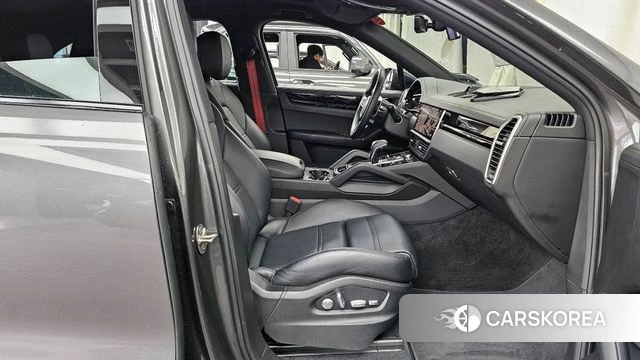 Porsche Cayenne (PO536) 2021 Серый из Кореи, фото 2