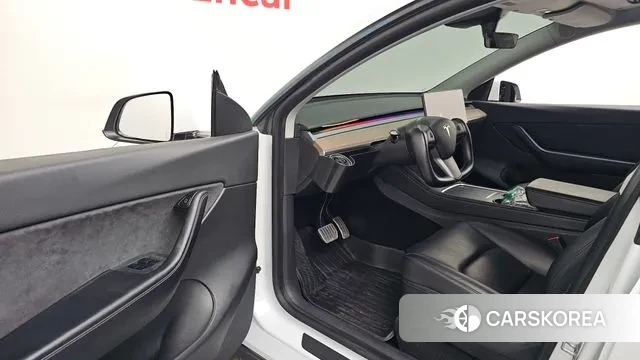 Tesla Model Y 2021 Белый из Кореи, фото 2