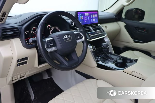 Toyota Land Cruiser (imported) 2024 Черный из Китая, фото 2