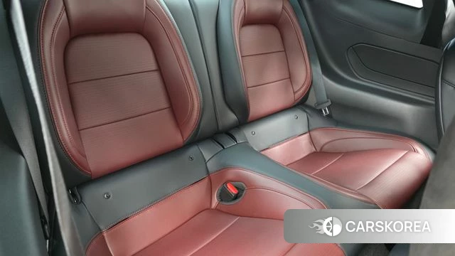 Ford Mustang 7th Generation 2024 Белый из Кореи, фото 2