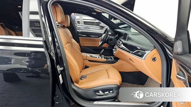 BMW 7 Series (G11) 2019 Черный из Кореи, фото 2