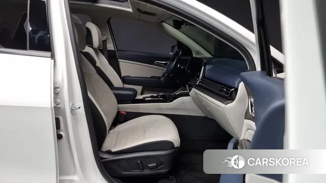 Kia Sportage 5th Generation 2023 Белый из Кореи, фото 2