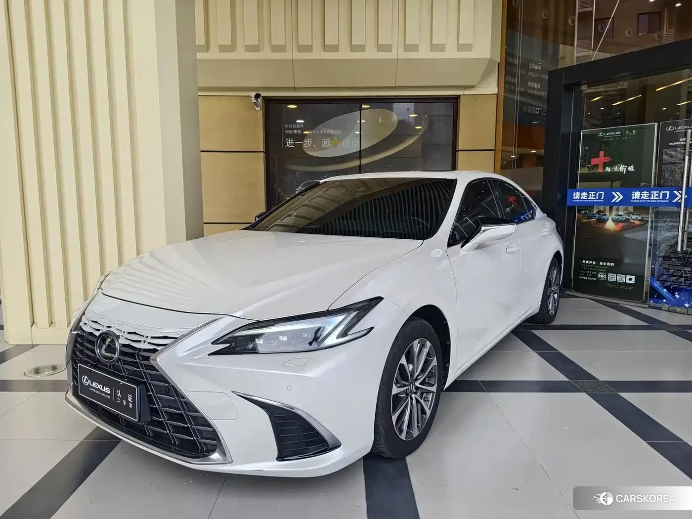 Lexus ES 2025 Белый из Китая, фото 2