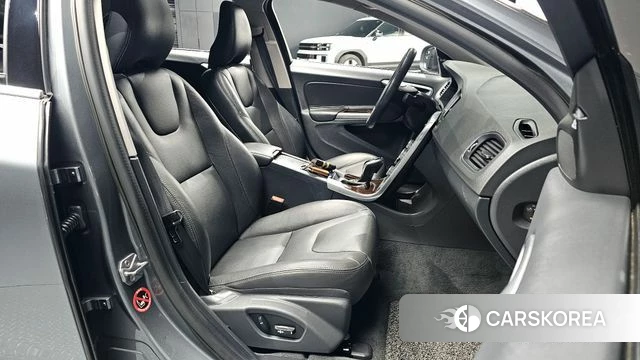 Volvo S60 2018 Серый из Кореи, фото 2