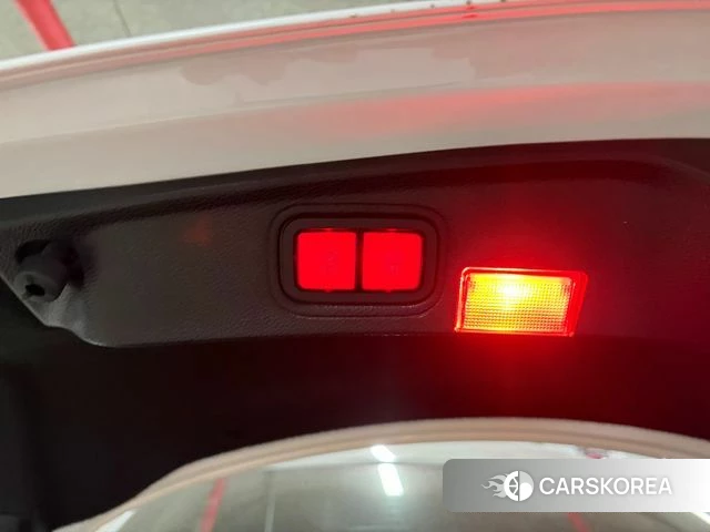 Mercedes-Benz C-Class W205 2018 Белый из Кореи, фото 2