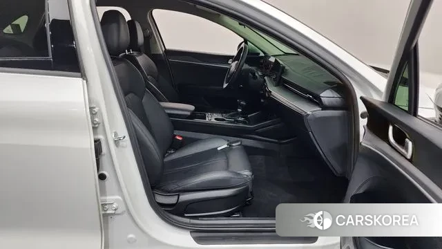 Kia The New K5 3rd generation 2024 Белый из Кореи, фото 2