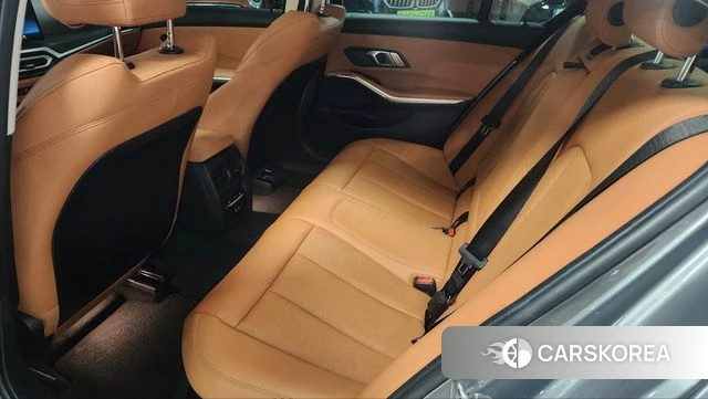 BMW 3 Series (G20) 2023 Серебристо-серый из Кореи, фото 2