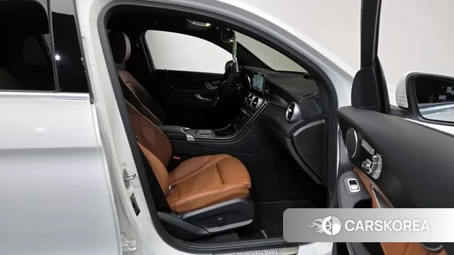 Mercedes-Benz GLC-Class X253 2021 Белый из Кореи, фото 2