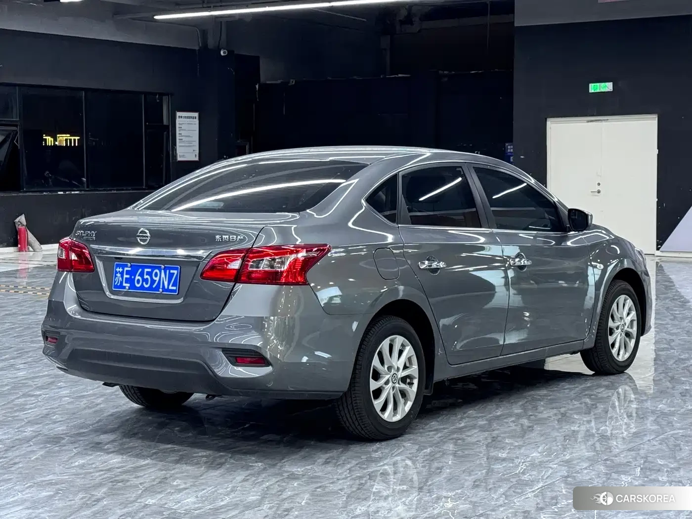 Nissan Sylphy 2025 Silver/gray из Китая, фото 2