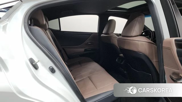 Lexus ES300h 7th generation id 4441738 из Кореи 2