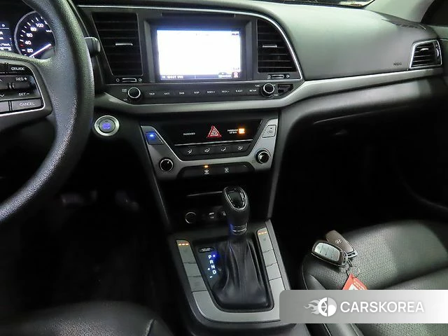 Hyundai Avante AD 2018 Белый из Кореи, фото 2
