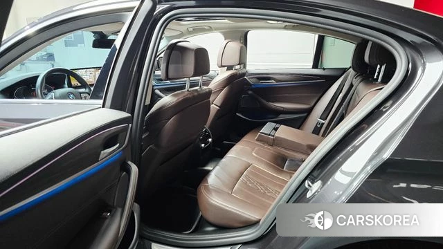 BMW 5 Series (G30) 2020 Серый из Кореи, фото 2