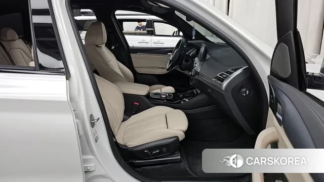 BMW iX3 2024 Белый из Кореи, фото 2