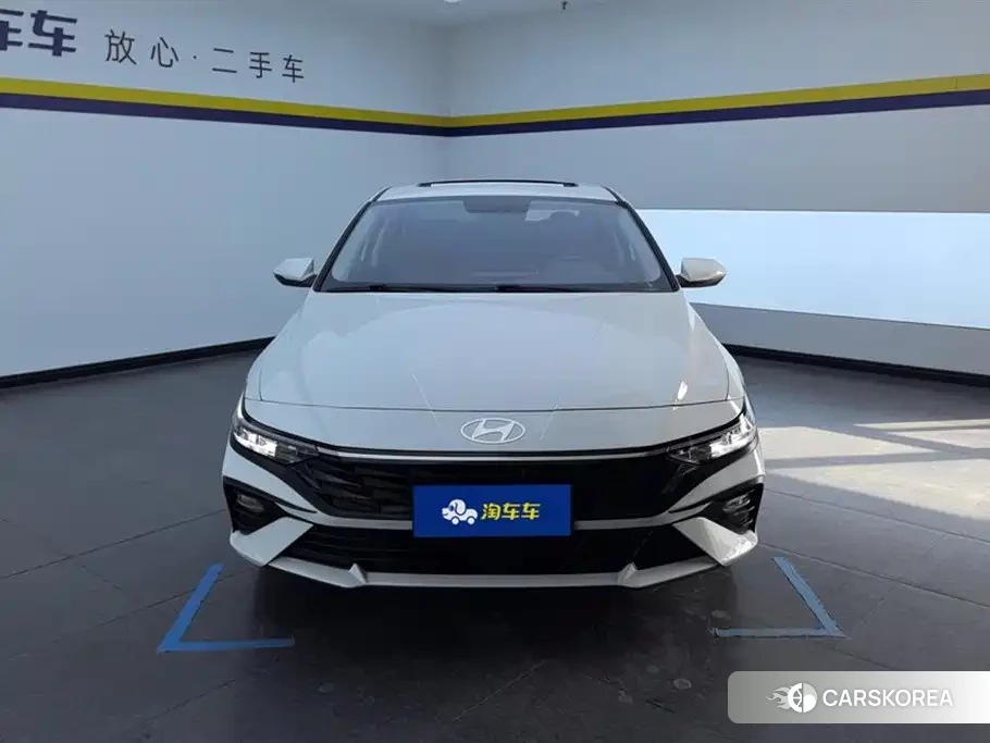 Hyundai Elantra 2024 Белый из Китая, фото 2