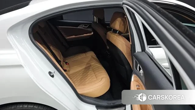 Genesis The New G70 2023 Белый из Кореи, фото 2