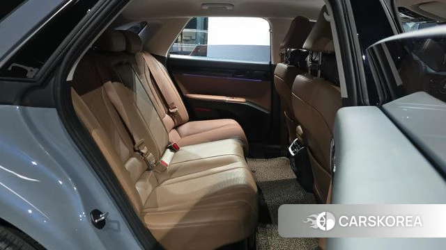 Hyundai Grandeur Hybrid (GN7) 2024 Серебряный из Кореи, фото 2