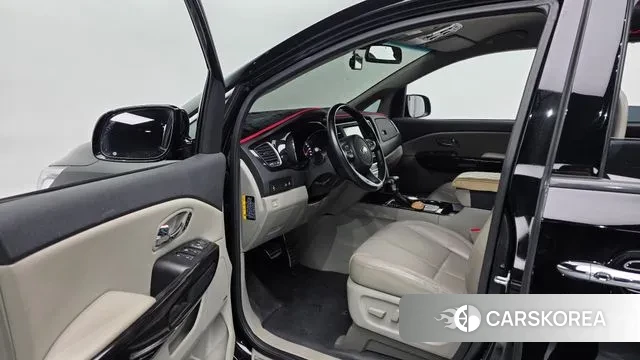 Kia The New Carnival 2019 Черный из Кореи, фото 2