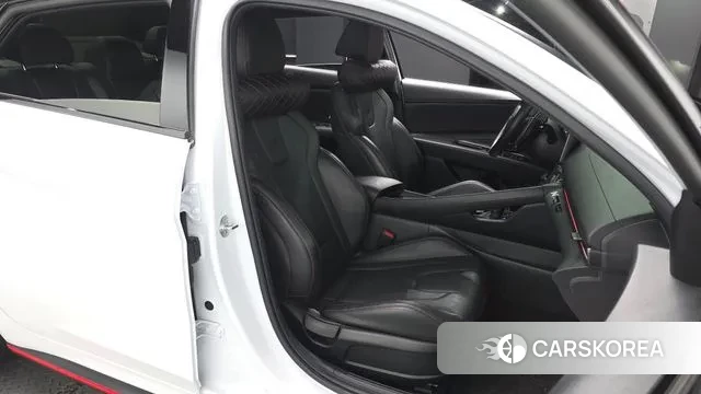 Hyundai The New Avante (CN7) 2024 Белый из Кореи, фото 2