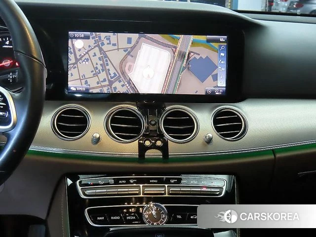 Mercedes-Benz E-Class W213 2018 Белый из Кореи, фото 2