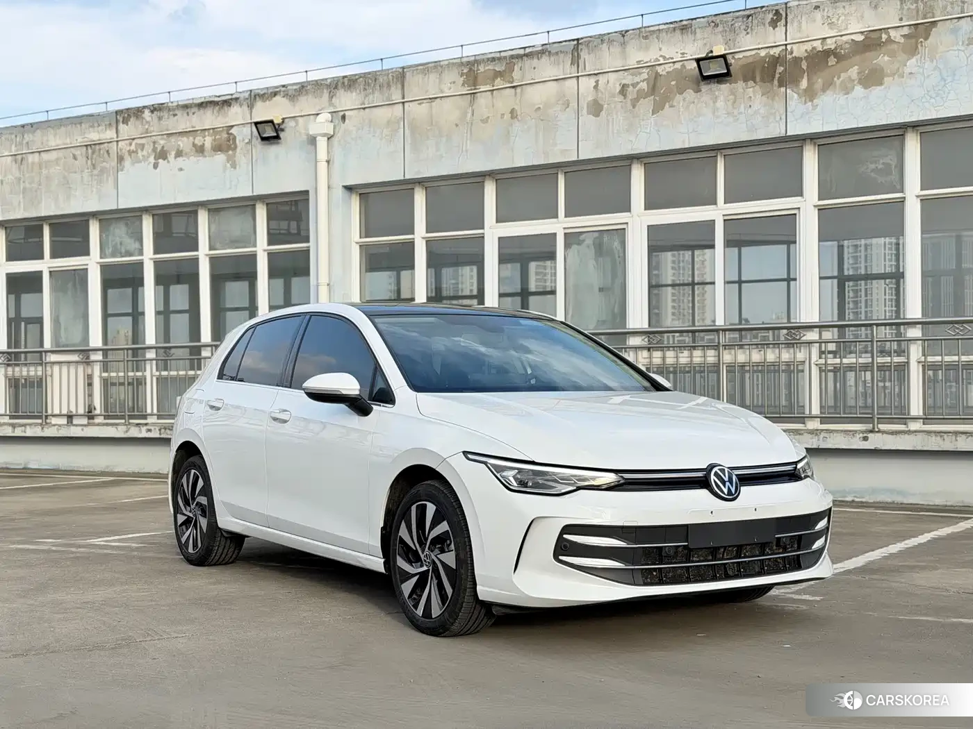 Volkswagen Golf 2025 Белый из Китая, фото 2