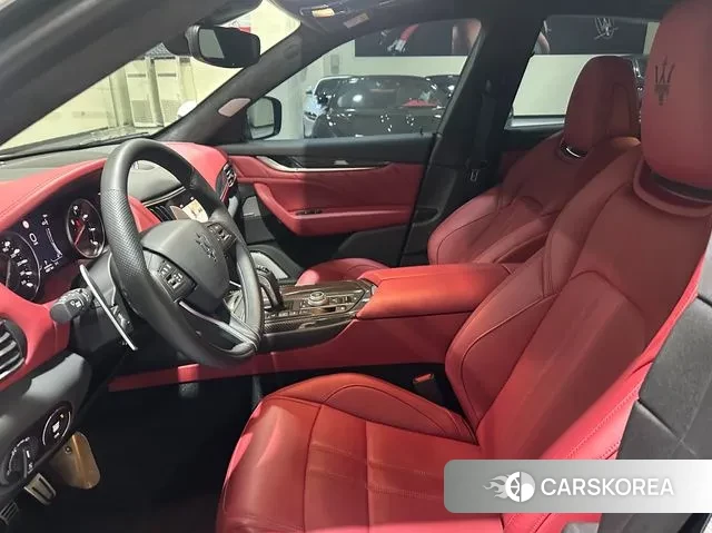 Maserati Levante 2023 Черный из Кореи, фото 2